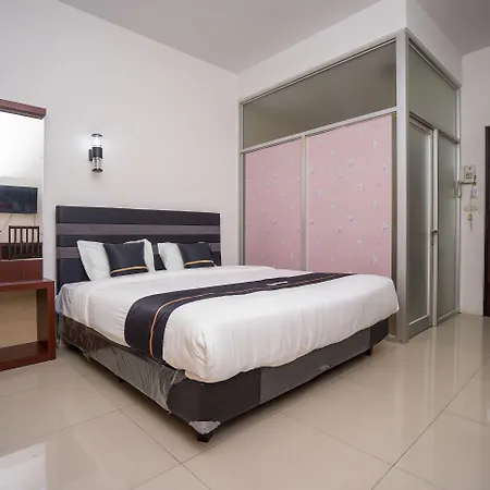 Oyo 2695 D'Es Guest House-3